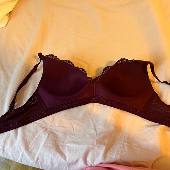 Victorias Secret Push Up Bra (32C) - Picture 8 of 10